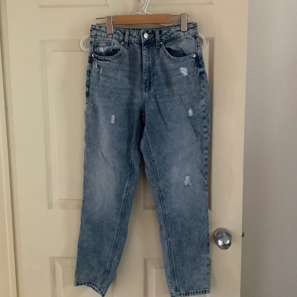 Straight leg distressed jeans